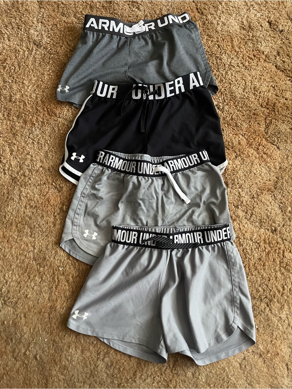 Youth Girls Under Armour Shorts Size Medium